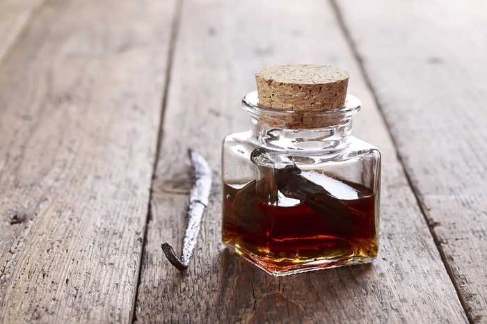 vanilla in glass jar