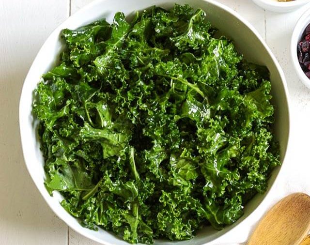 Garlicky kale