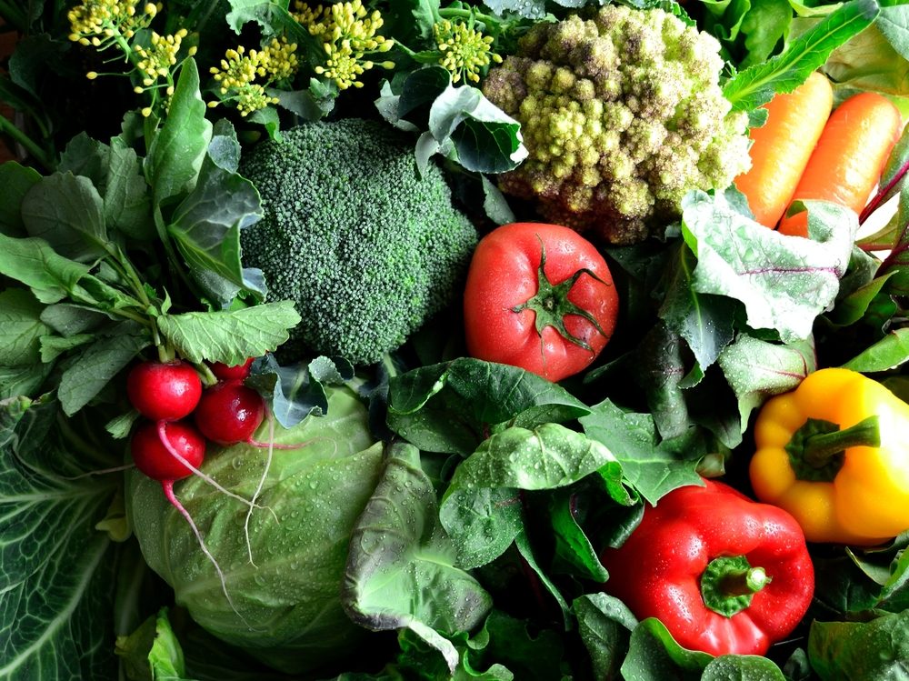 Green vegetables with colorful vegetables