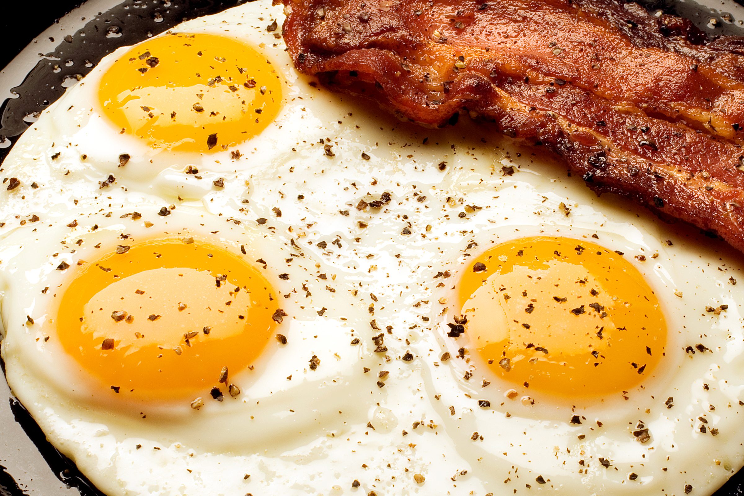 Here’s How Much Protein Is in an Egg, an Expert Says